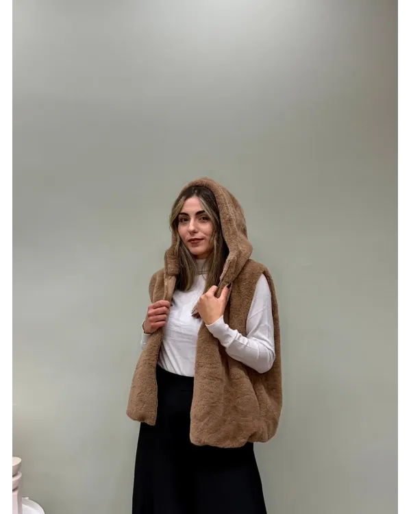 Smanicato effetto pelliccia con cappuccio