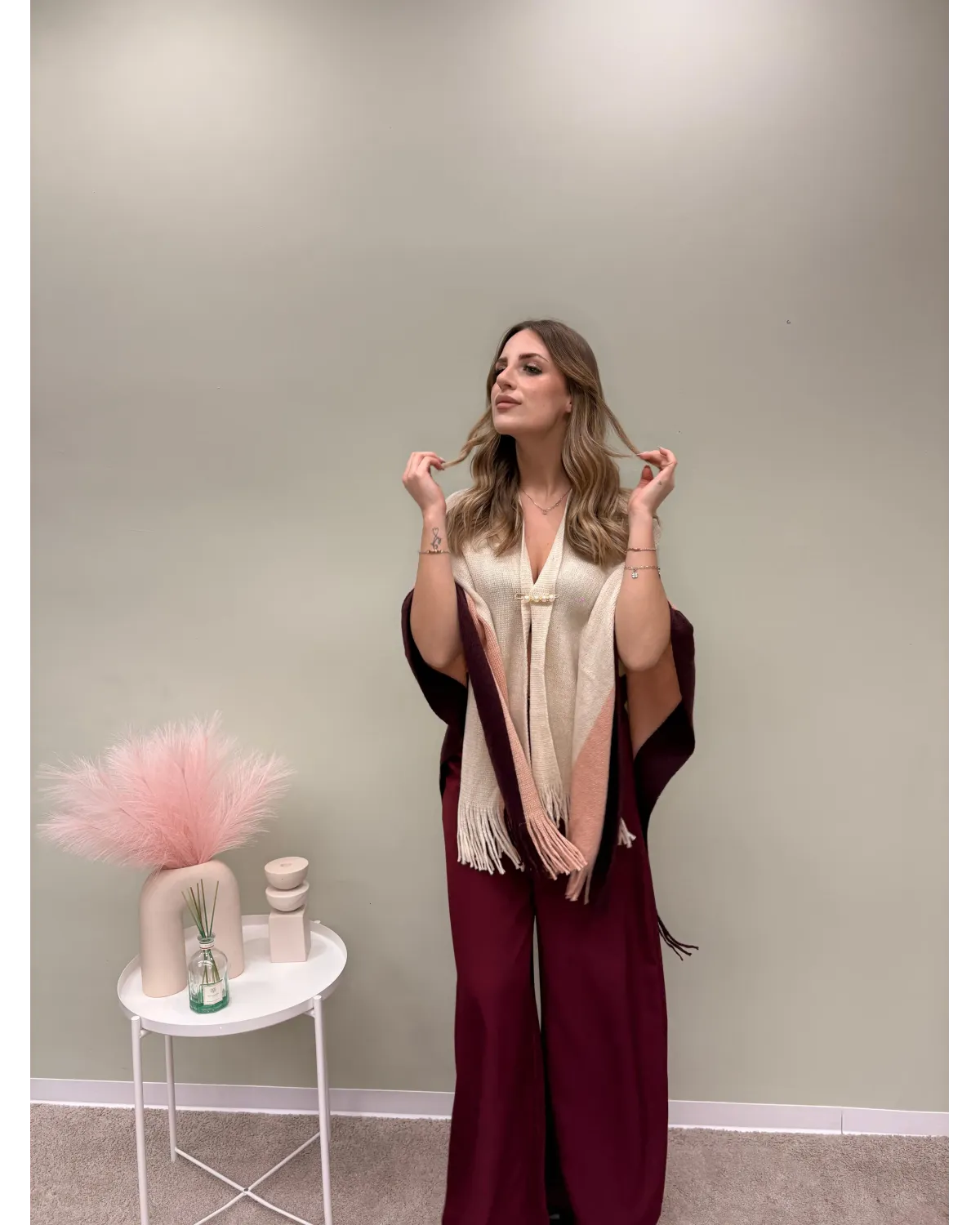 Mantella / scialle sfumato con frange